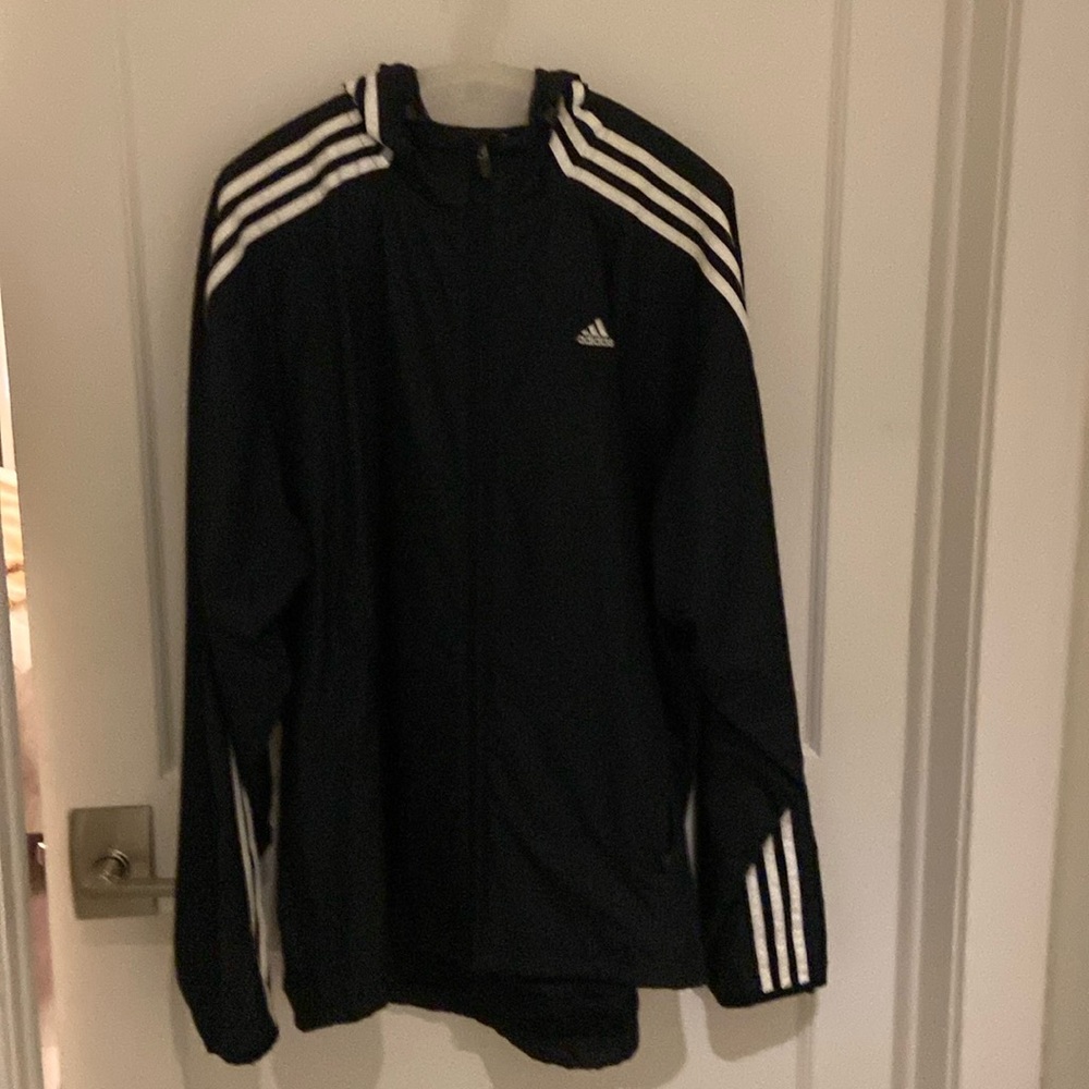 Adidas mens windbreaker with hood….barely worn!